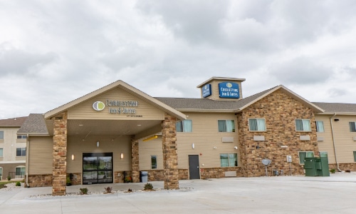 an image of the Cobblestone Inn & Suites in Sheldon, Iowa