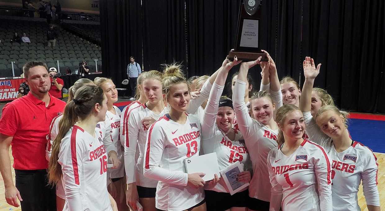 Top-seeded volleyball team advances to national semifinals