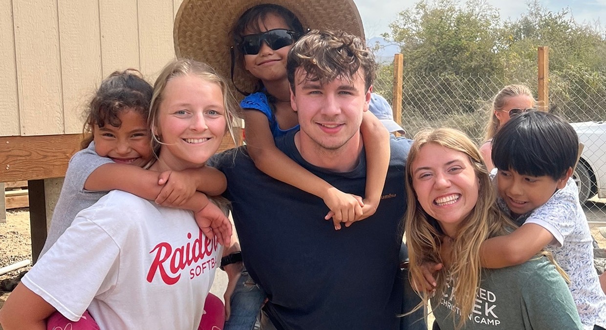 Students to serve over spring break