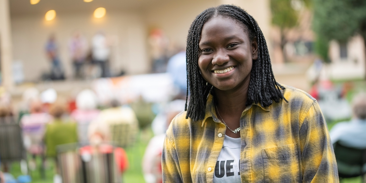 Student at an internship event