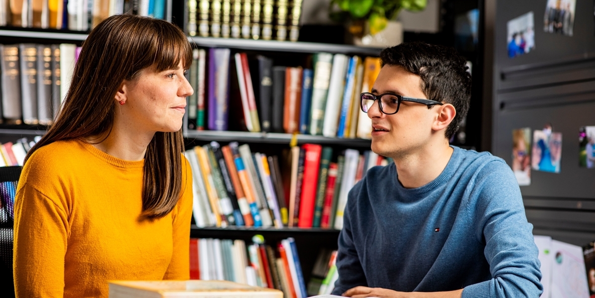 Professor Cambria Kaltwasser teaching a student.