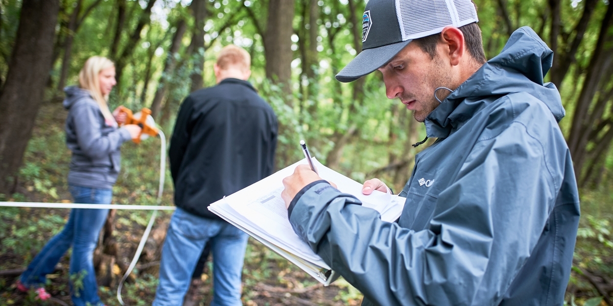 Northwestern College ecology class