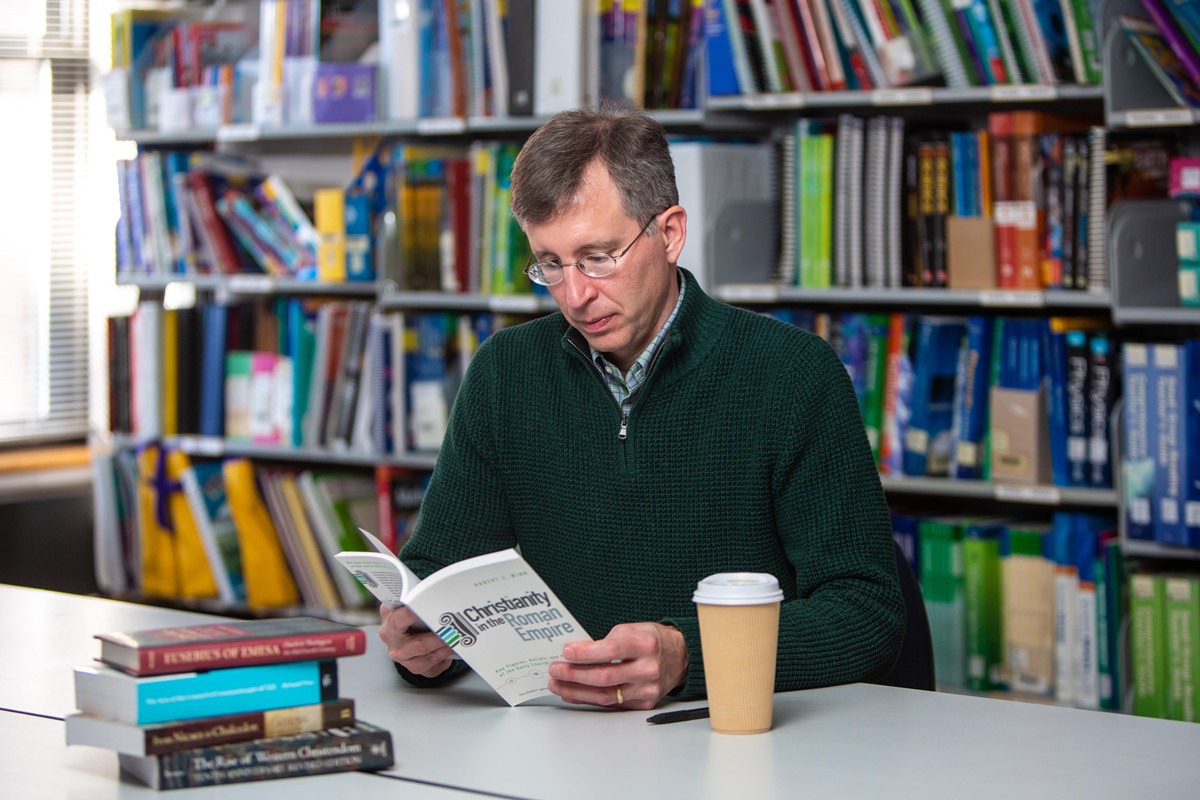 Dr. Robert Winn Appointed to Northwestern College Endowed Professorship