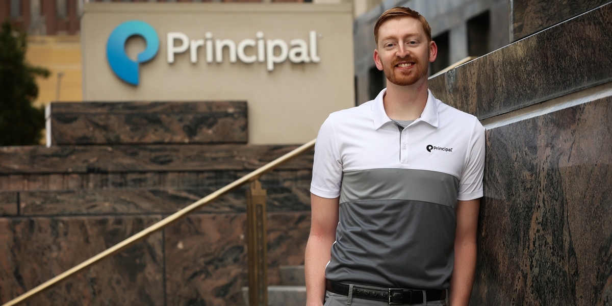 <div class='profile-name'>Alex Vander Stoep </div>