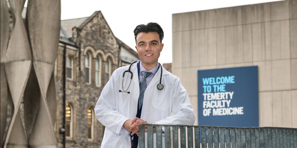 <div class='profile-name'>Ali Almail</div>