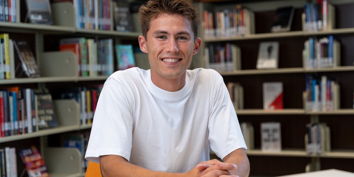 <div class='profile-name'>Alik McIlravy</div>