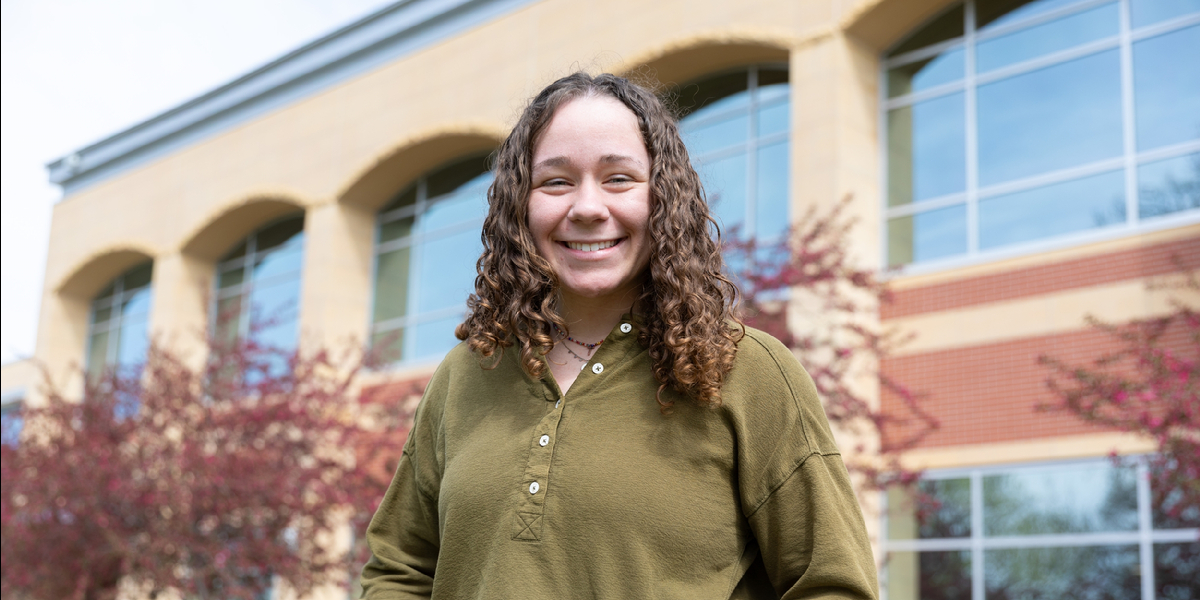 <div class='profile-name'>Allie Oberhelman</div>