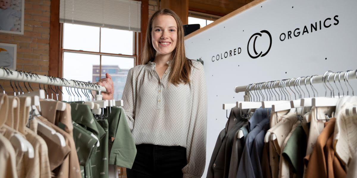 <div class='profile-name'>Anna Scott</div>