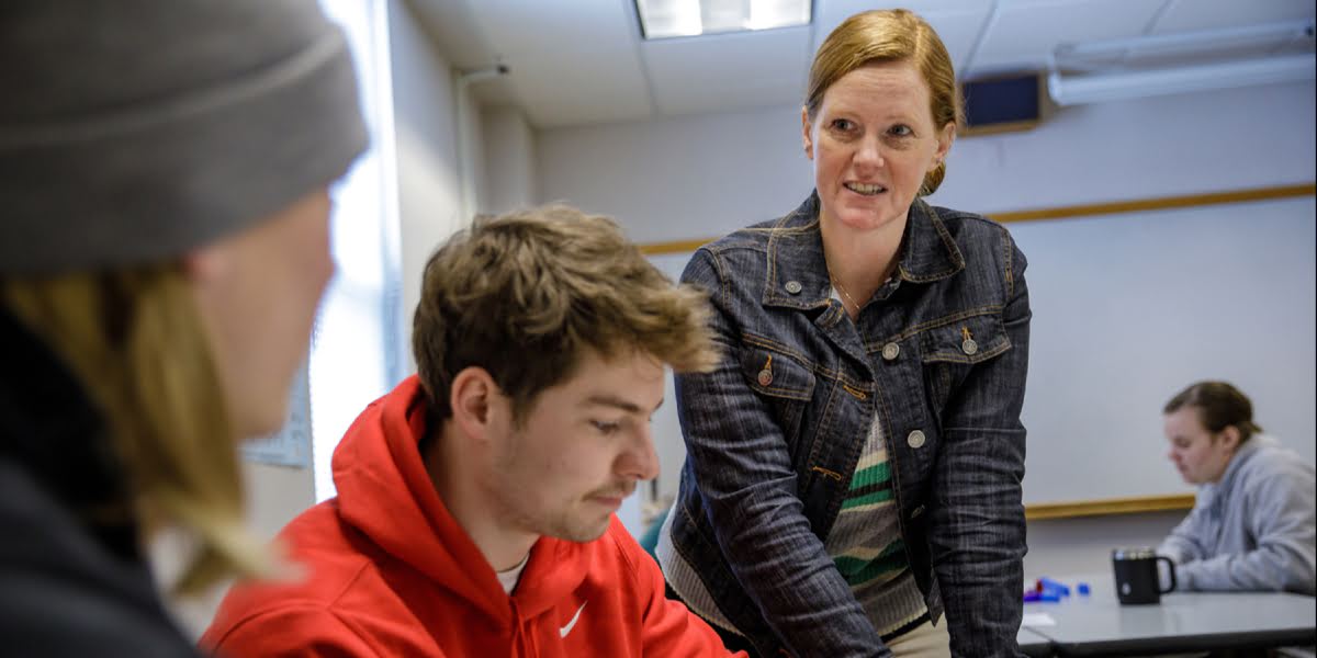 <div class='profile-name'>Dr. Carrie Thonstad</div>