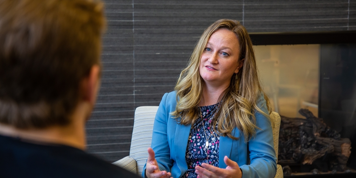 <div class='profile-name'>Dr. Erica Vonk</div>