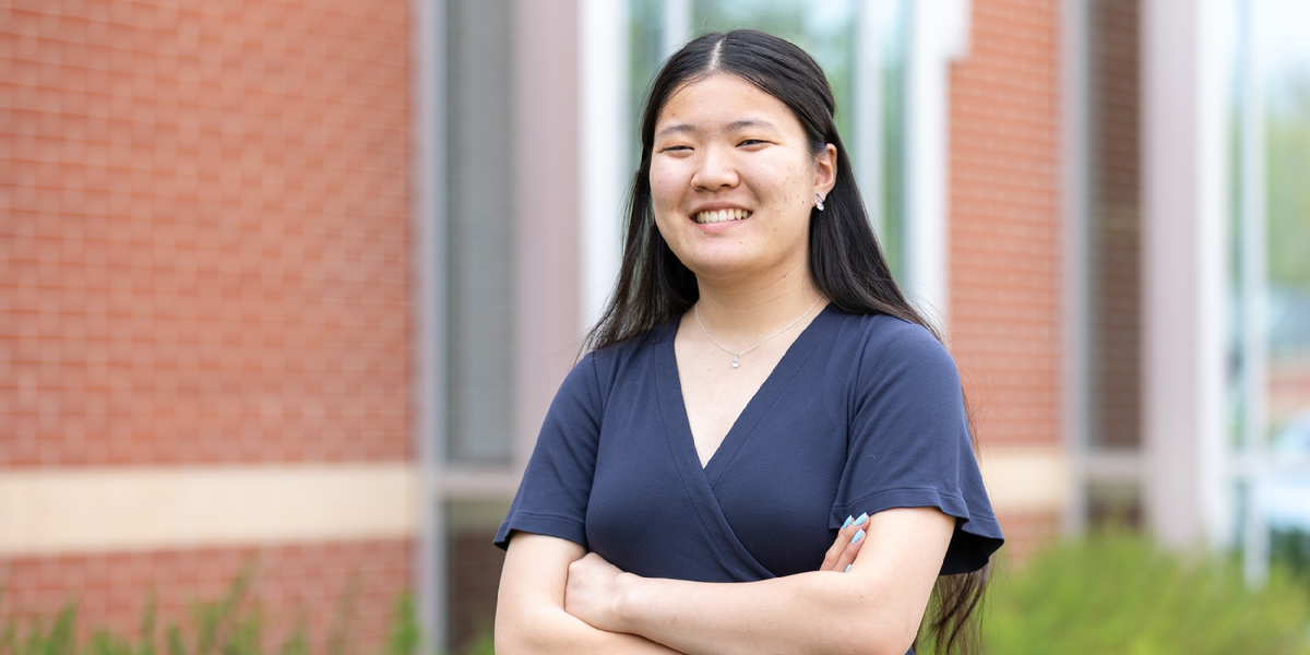 <div class='profile-name'>Evelyn Crouch</div>