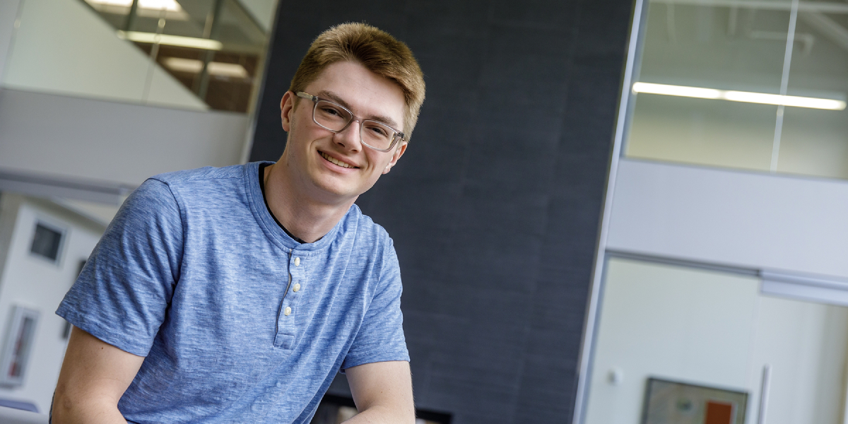 <div class='profile-name'>Harris Adamson</div>