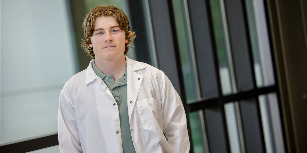 <div class='profile-name'>Jacob Lewis</div>