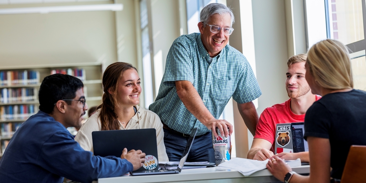<div class='profile-name'>Dr. Jeff VanDerWerff</div>