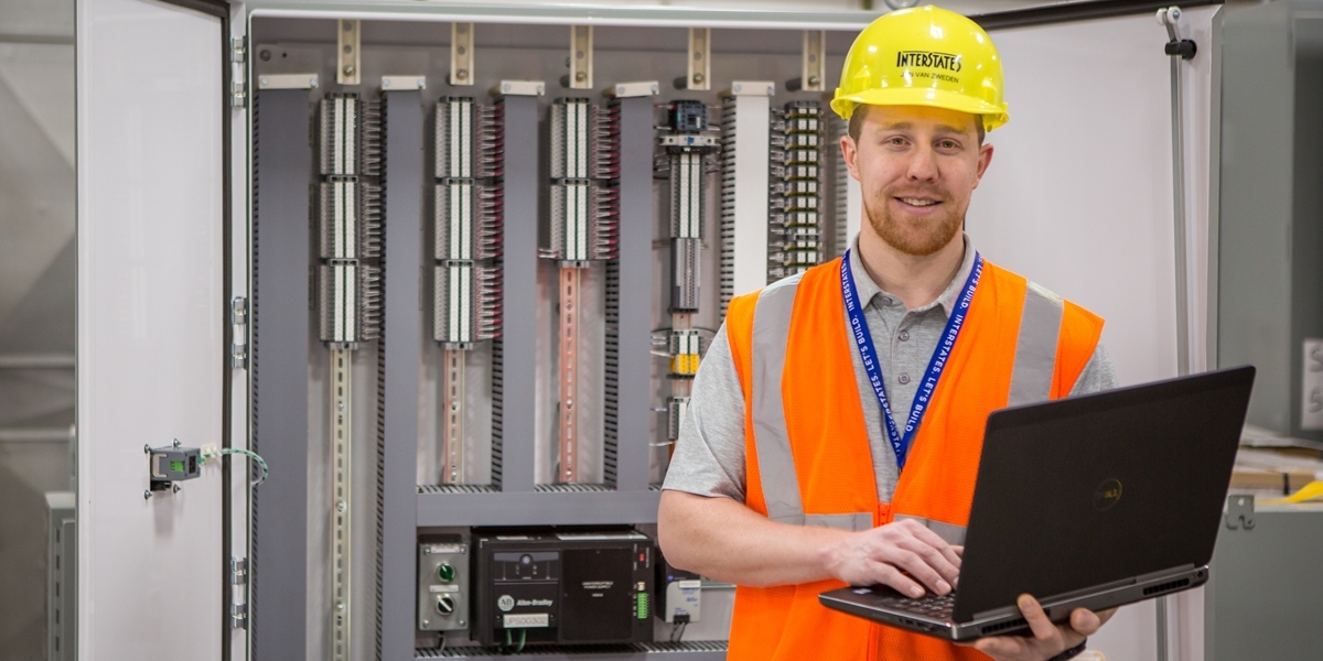 <div class='profile-name'>Jonathan Van Zweden</div>