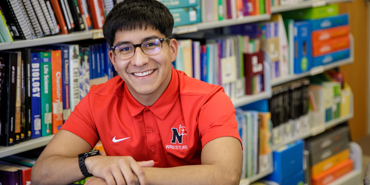 <div class='profile-name'>Julian Reyes Palma</div>