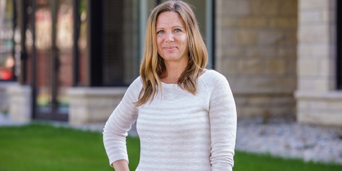 <div class='profile-name'>Kelly Schmidt</div>
