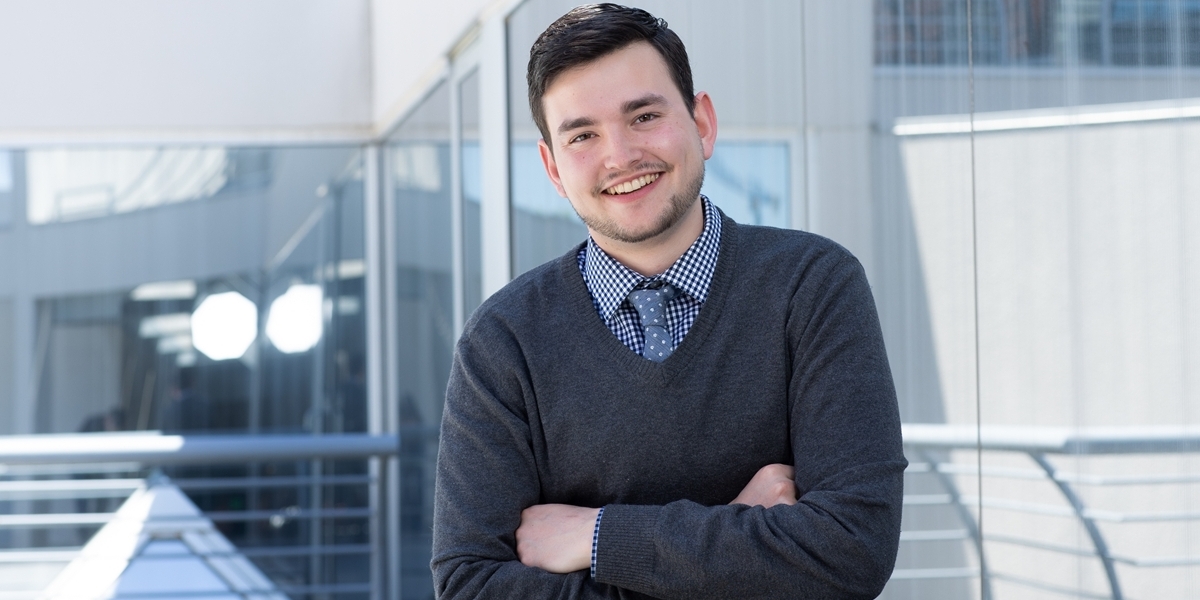 <div class='profile-name'>Noah Karmann</div>